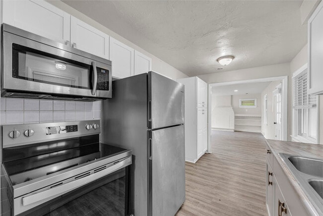 Building Photo - 3901 E 188th St