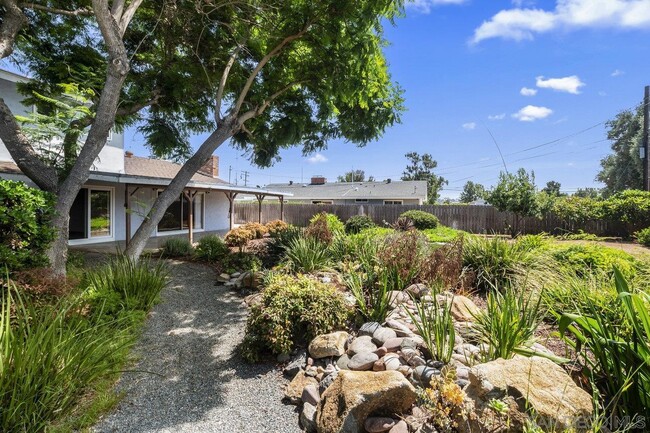 Building Photo - 3752 Alta Loma Dr