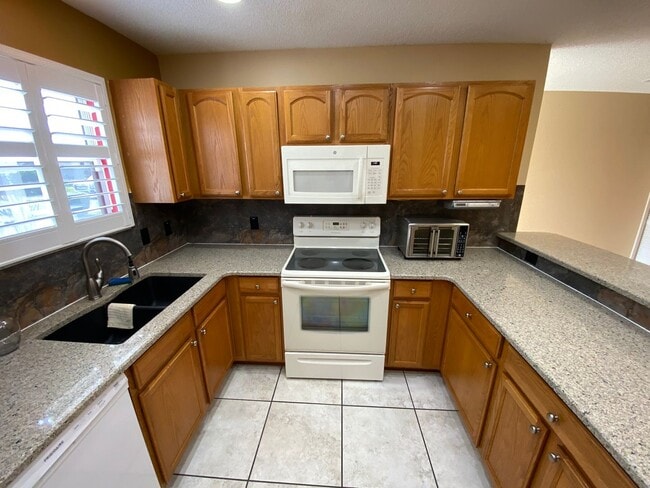 Building Photo - SEASONAL RENTAL or ANNUAL LEASE in The Village of Duval 2 Beds, 2 Bath + den home, Pets OK.