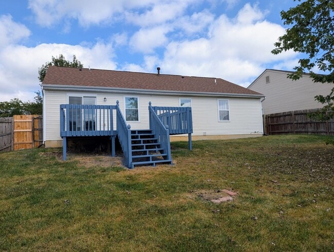 Building Photo - AVAILABLE NOW! 3 Bedroom Ranch with 2 Full...
