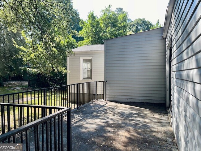 Building Photo - 1088 Forrest Blvd