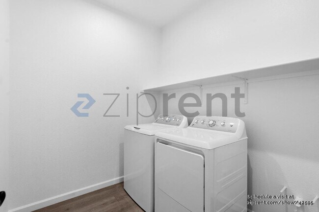 Building Photo - 1529 Falabella Way