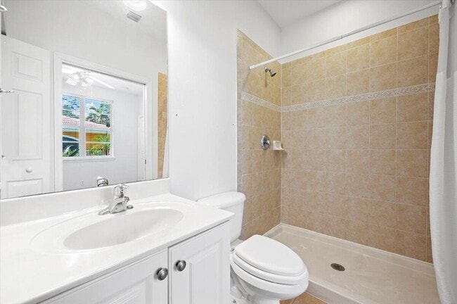 Building Photo - 131 Greenwich Cir