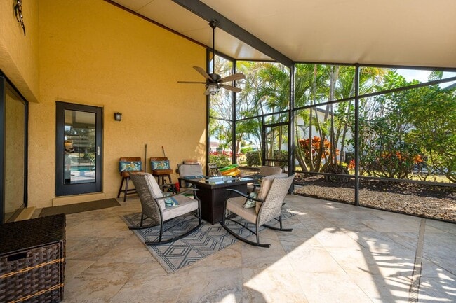 Building Photo - 3250 Lakeview Blvd