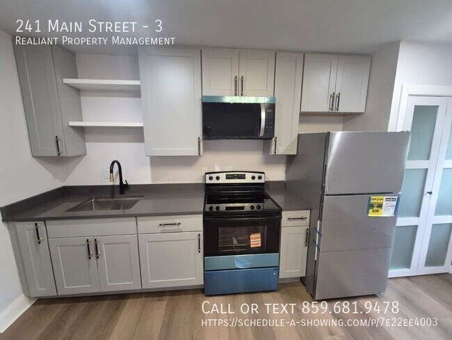 Building Photo - 241 Main St