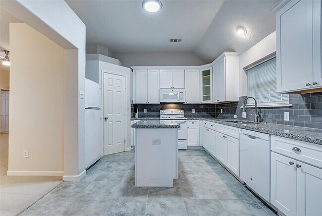 Building Photo - 7039 Clustering Oak Ct