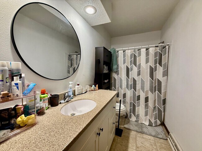 Building Photo - 620 7th Ave NW