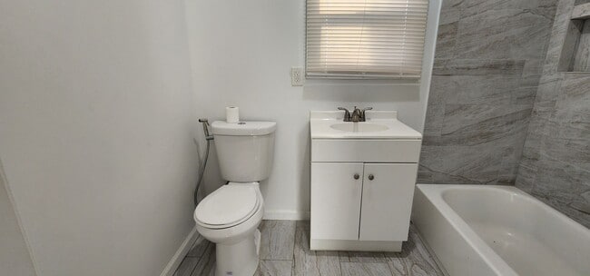 Building Photo - Renovated single-family home