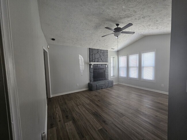 Building Photo - 509 Auburndale Ln