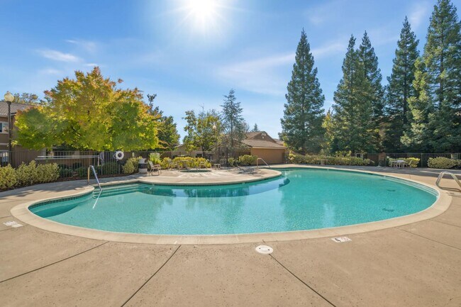 Building Photo - 501 Gibson Dr