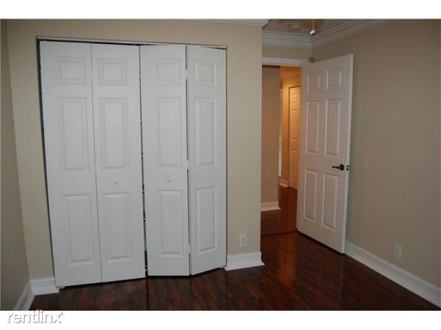 Building Photo - 16081 Poppyseed Cir