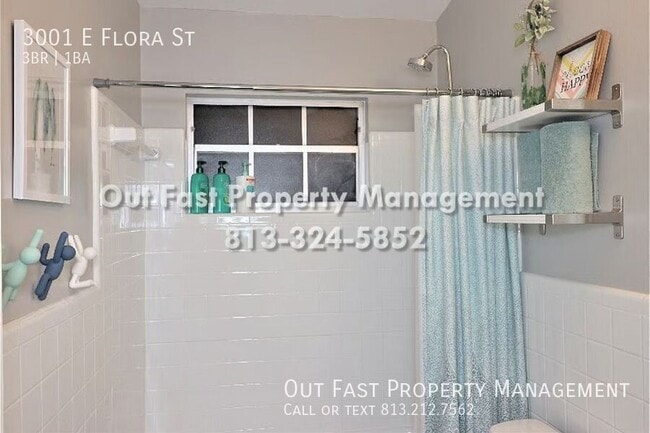 Building Photo - 3001 E Flora St