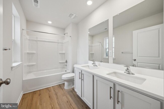Building Photo - 107 Malibu Dr