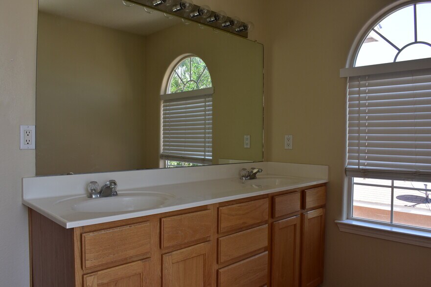 Building Photo - 2435 Red Polard Ct NW