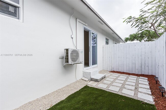 Building Photo - 55 SW 13th St