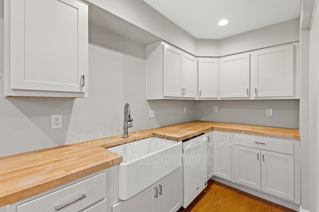 Building Photo - 147 Westgate Dr