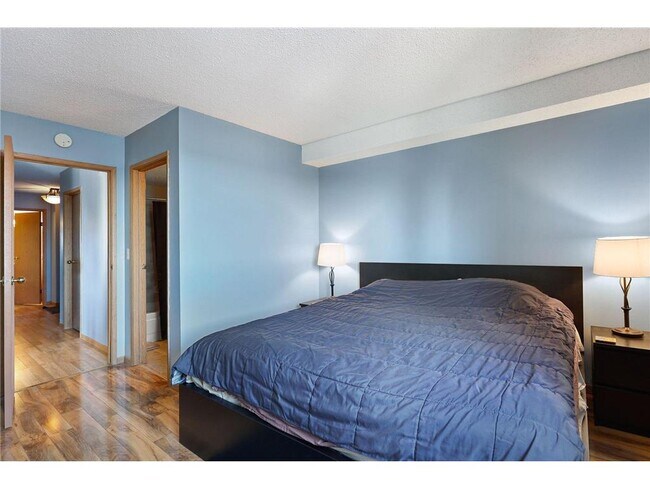 Building Photo - 78 10th St E