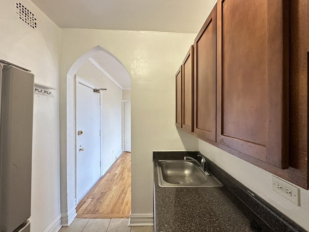 Building Photo - 4834 N Damen Ave