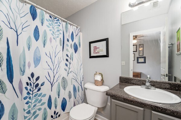 Building Photo - 323 Stewarts Landing Cir