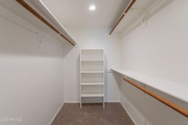 Building Photo - 3-bedroom townhome in great central Phoeni...