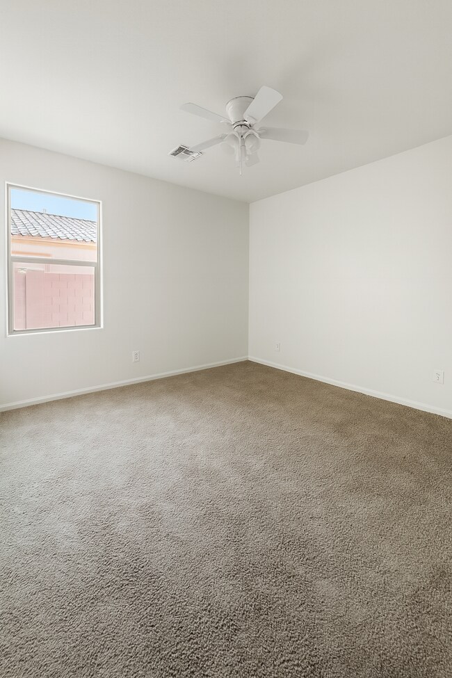 Building Photo - 910 S 199th Ln