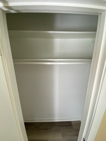 Building Photo - 10404 Windsor Ln