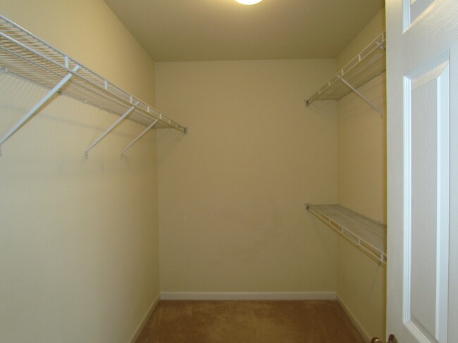 Building Photo - AVAILABLE 6/23/2025!