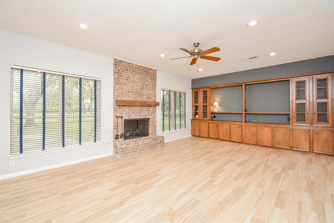 Building Photo - 2103 Winged Foot Dr
