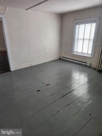 Building Photo - 114 S Princess St