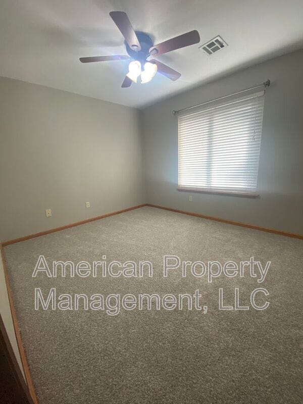 Building Photo - 4729 S Ironwood Ave