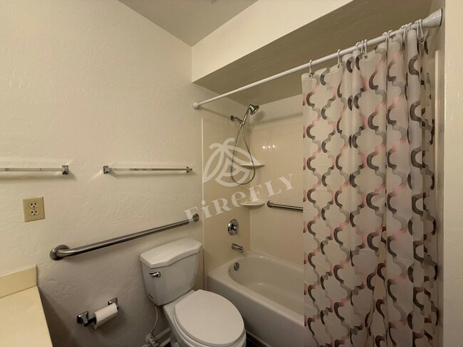 Building Photo - 1111 W Summit Pl