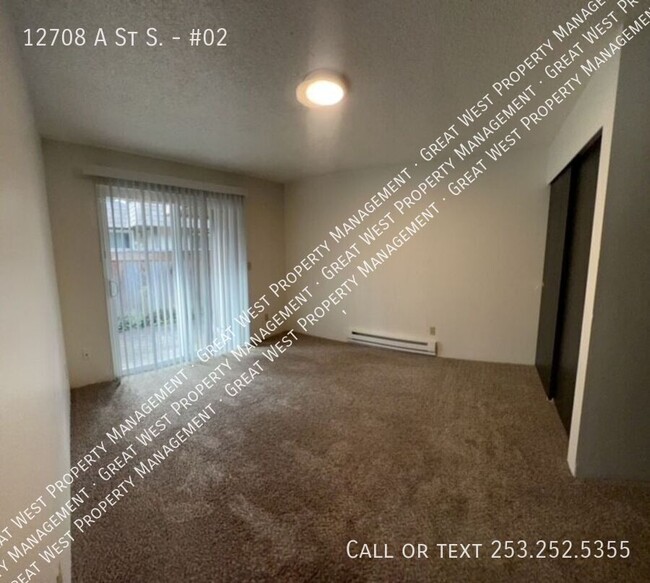 Building Photo - Ask us about our MOVE IN SPECIAL!!