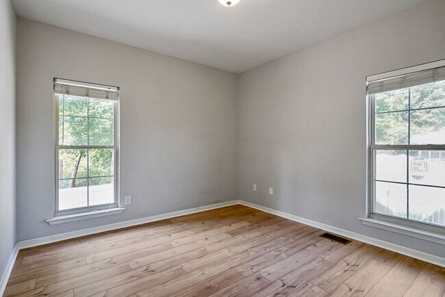 Building Photo - 3153 Cahaba Park Dr