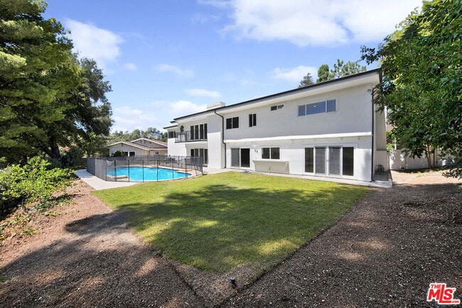 Building Photo - 16608 Park Ln Cir