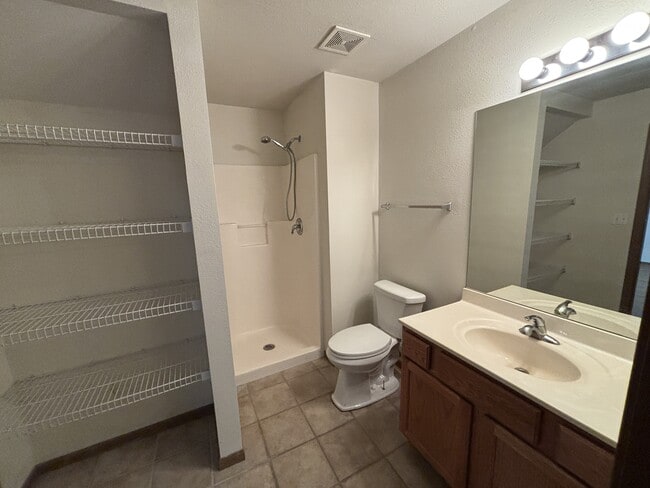 Building Photo - 314 Burnside Dr