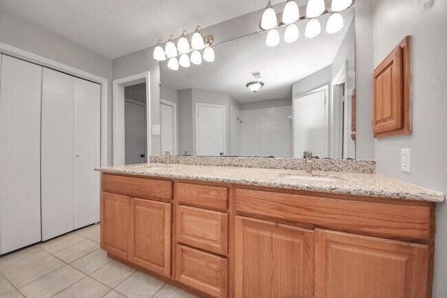 Building Photo - 115 Squires Bend