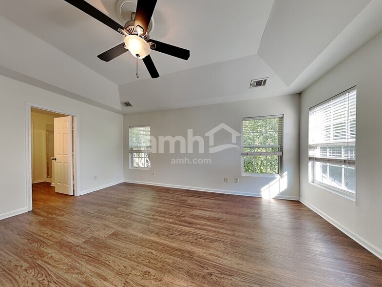 Building Photo - 14820 Havasu St