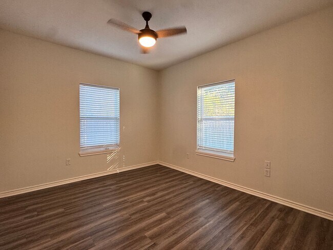 Building Photo - 13209 County Rd 499