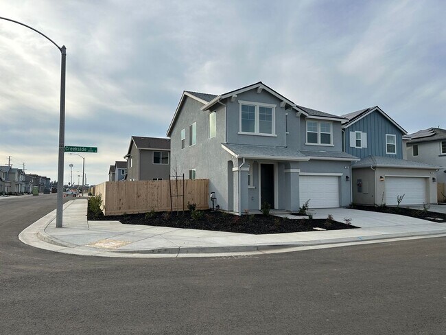 Building Photo - Lovely newer home on a corner lot!