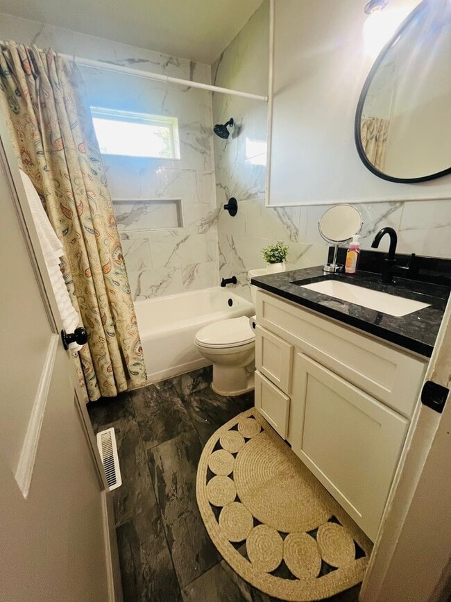 Building Photo - The Pines Place now Available - Cottage li...