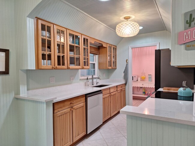 Building Photo - NEW SMYRNA BEACH MONTHLY WINTER RENTAL - P...