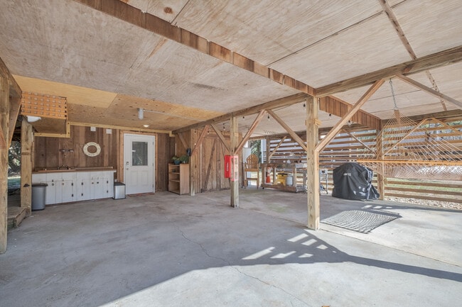 Building Photo - 4327 S Hammerhead Dr