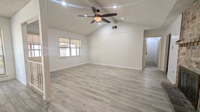 Building Photo - 10523 Huff Dr