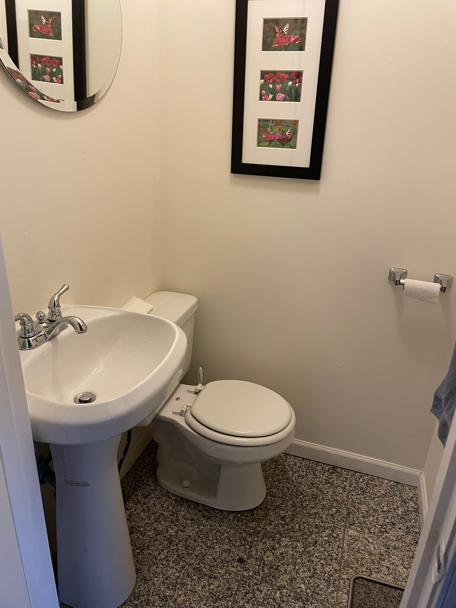 Building Photo - 127 N Northwest Hwy