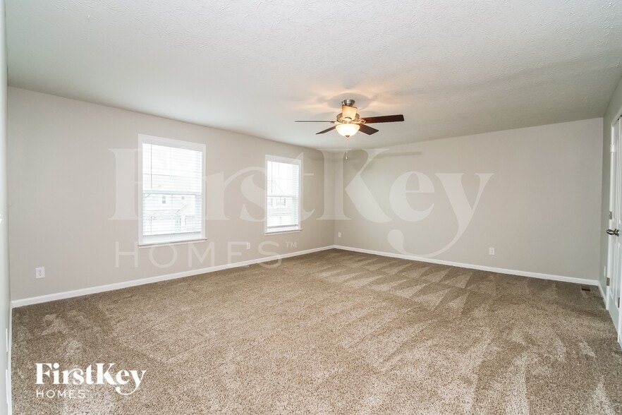 Building Photo - 5767 Blue Sky Dr