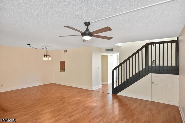 Building Photo - 4295 Island Cir