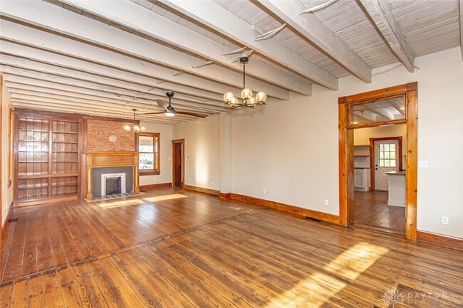 Building Photo - 117 Montgomery Ave