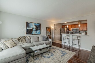 Building Photo - 2424 W 35th Ave