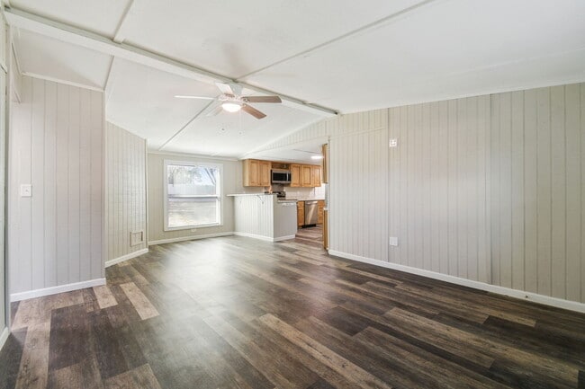 Building Photo - 39510 Sunburst Dr