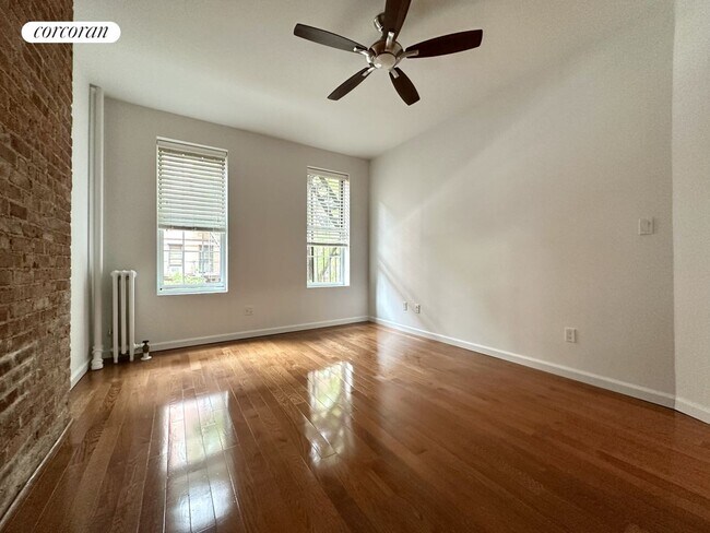 Building Photo - 326 E 93rd St